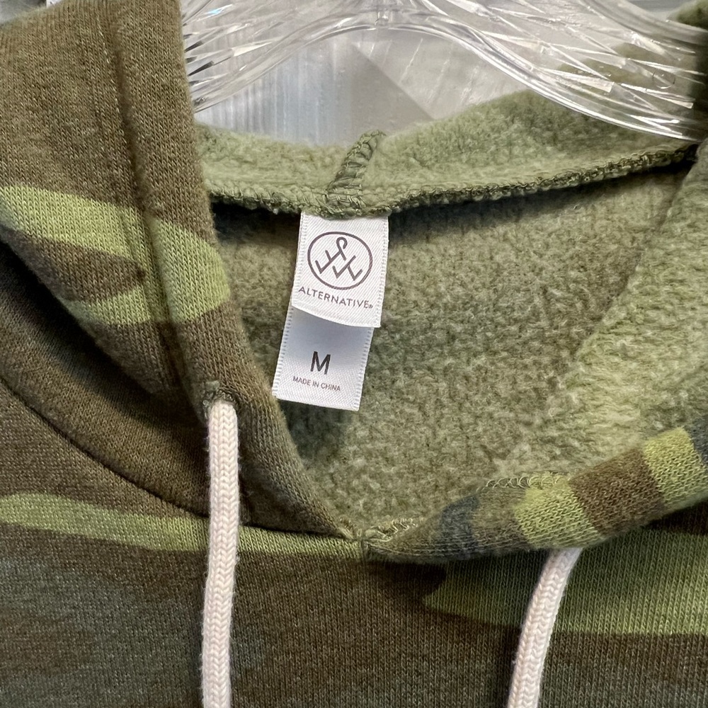 Alternative apparel hoodie size medium super fleece
